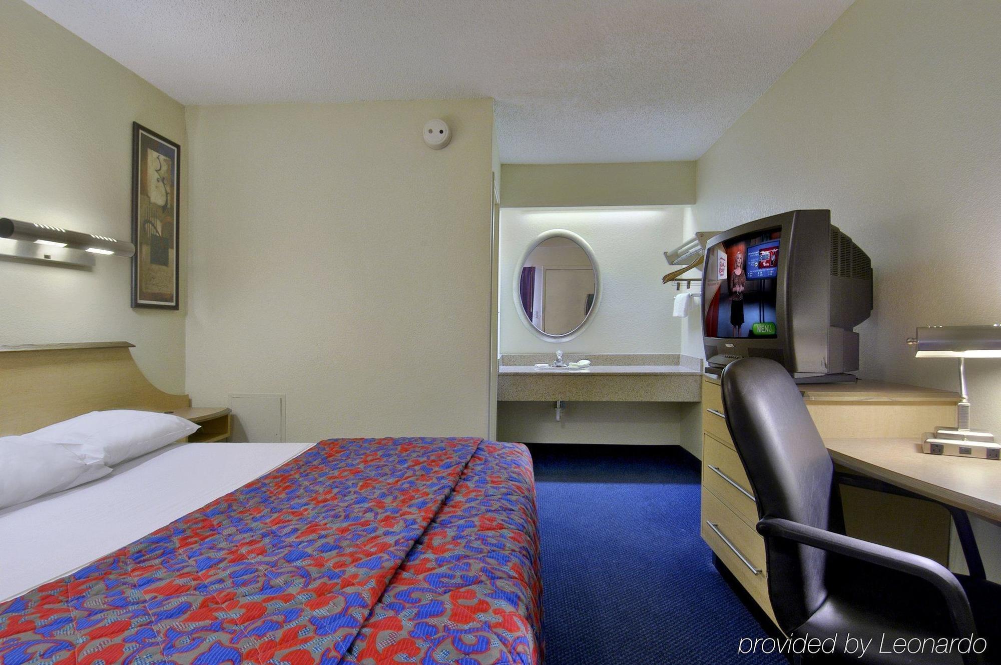 Red Roof Inn Columbus West - Hilliard New Rome Ngoại thất bức ảnh
